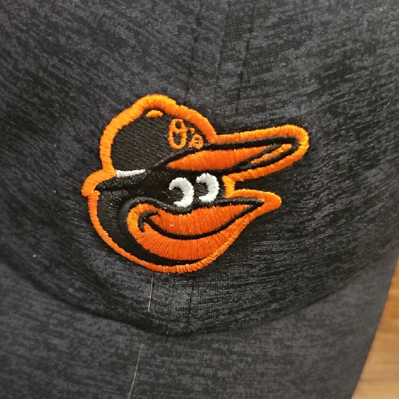 Thread Borne Under  Armour Baltimore Orioles Black and Orange Cap - Picture 1 of 6